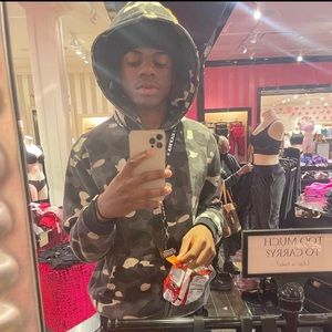 Meet your Posher, Desmond